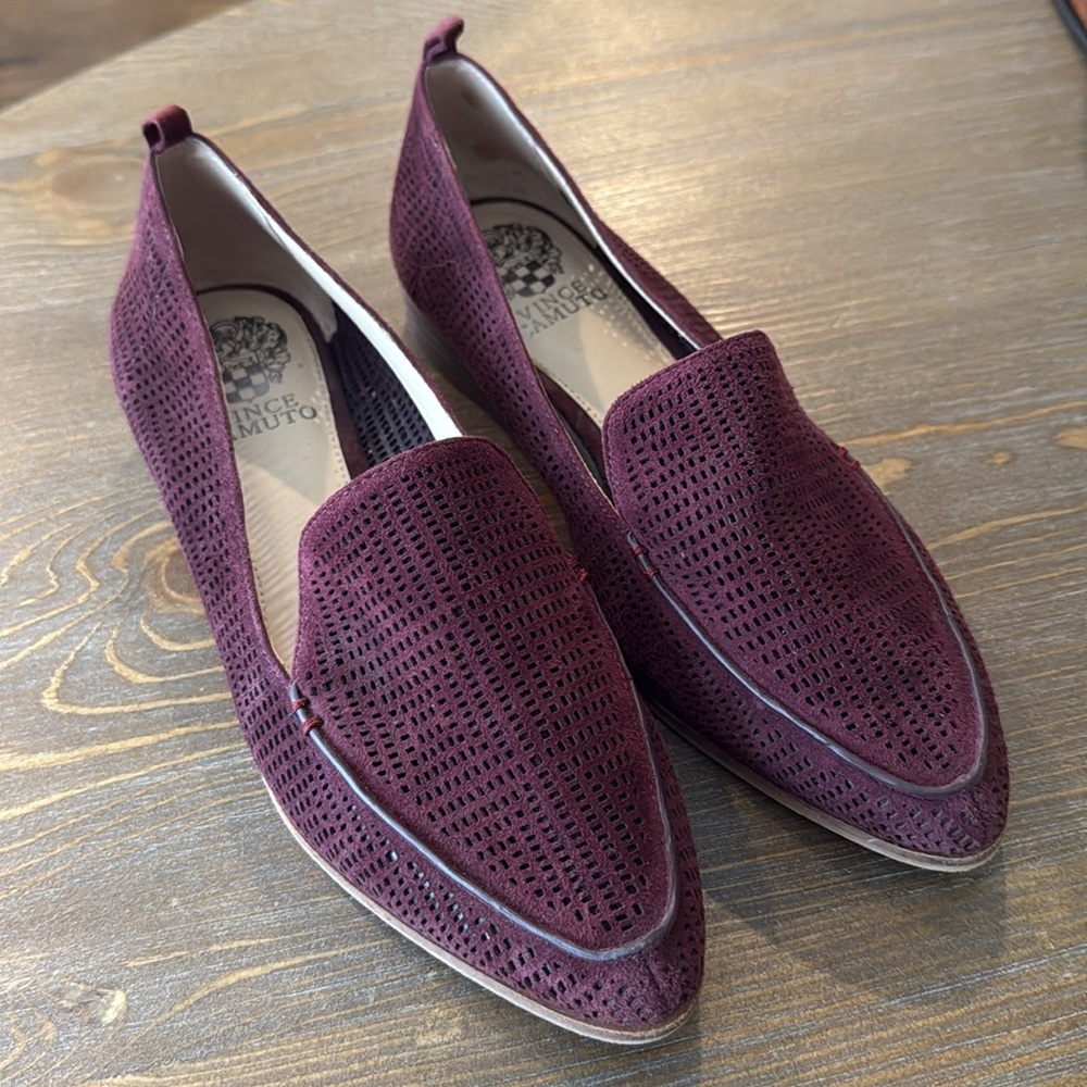 Vince Camuto Kade Suede Leather Upper Burgundy Laser Cut Loafers Size 8.5